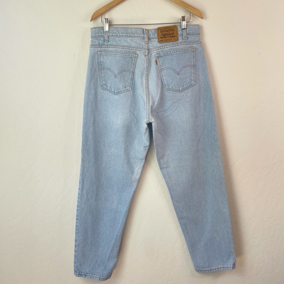 Levi’s VINTAGE 90s 550 ORANGE Tab Relaxed Fit Tapered Leg Light Wash Denim Jeans - Picture 4 of 16